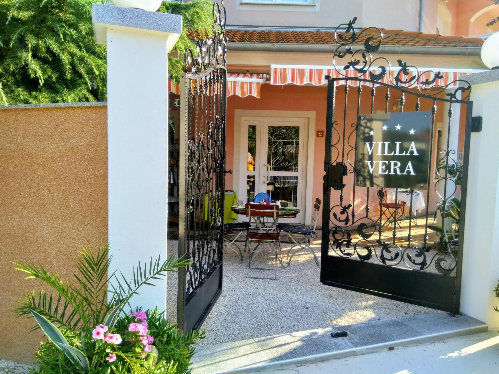 Hotel Villa Vera 2 Fažana Екстериор снимка